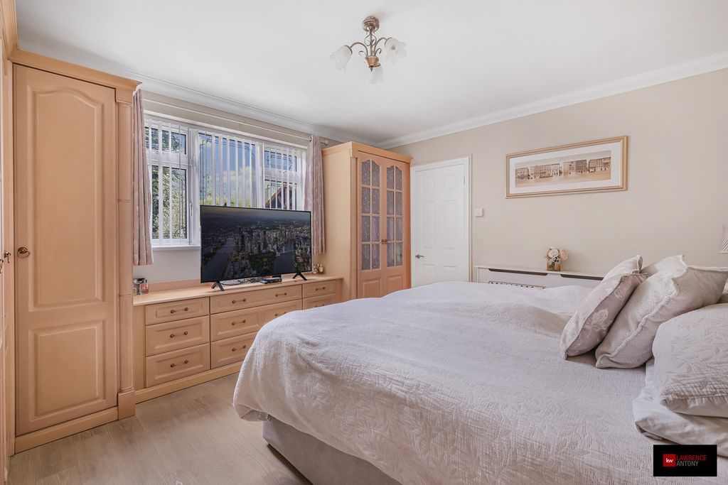 Additional image 36 of 5 bed detached house for saleLee Chapel Lane, Basildon SS16