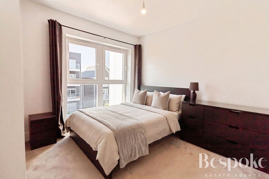 Additional image 13 of 2 bed flat for saleFairhaven Drive, Reading RG2
