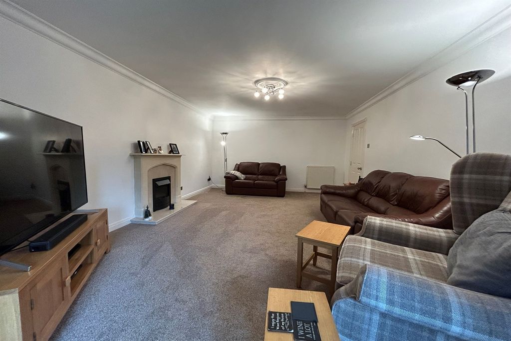 Additional image 4 of 2 bed flat for saleThe Oaks, Horseshoe Lane, Alderley Edge SK9