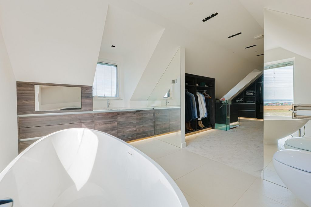 Additional image 25 of 5 bed detached house for saleHomestead Gardens, Hadleigh SS7