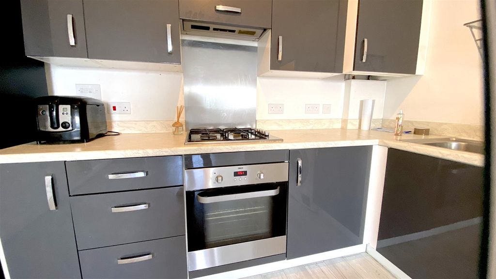Additional image 13 of 2 bed flat for saleMorris Drive, Belvedere DA17