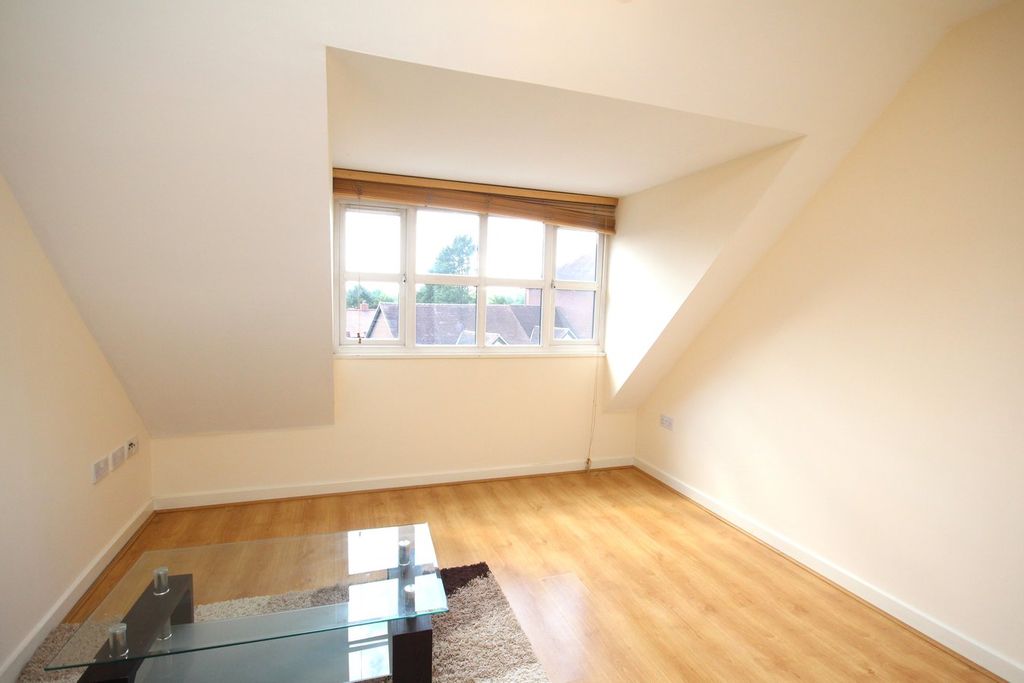 Additional image 4 of 2 bed flat for saleDunkerley Court, Birds Hill, Letchworth Garden City SG6
