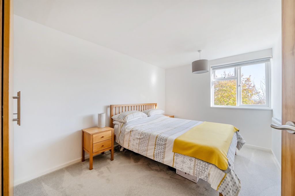 Additional image 8 of 1 bed flat for saleHilltop Road, Berkhamsted HP4