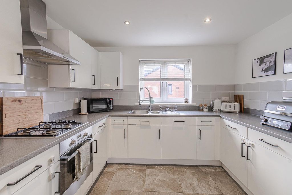 Additional image 6 of 3 bed terraced house for saleFfordd Y Dociau, Barry CF62