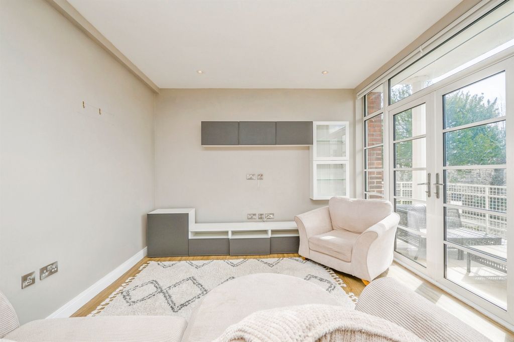 Additional image 5 of 1 bed flat for saleRomilly Crescent, Cardiff CF11