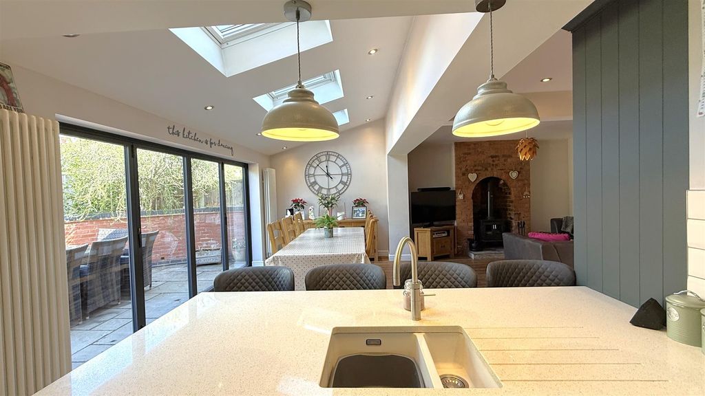 Additional image 3 of 4 bed semi-detached house for saleWoodfall Avenue, Cotteridge / Bournville, Birmingham B30