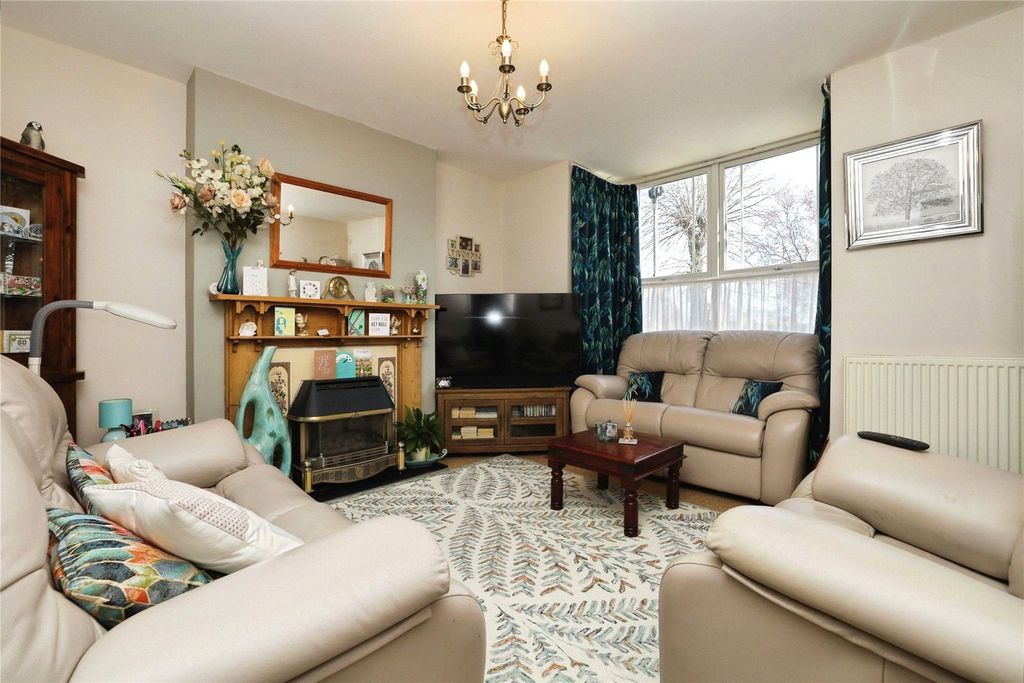 Additional image 2 of 1 bed flat for salePark Avenue, Bideford, Devon EX39