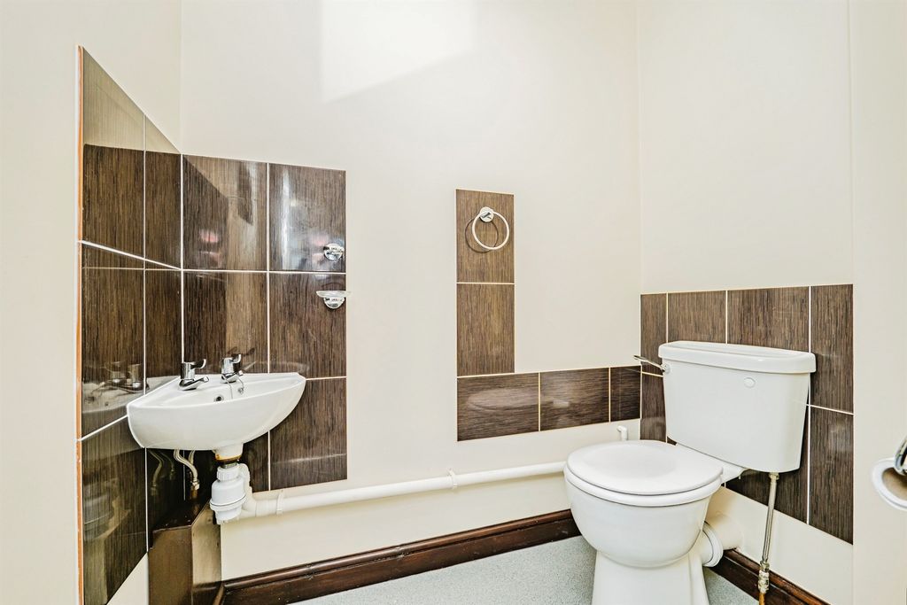 Additional image 12 of 5 bed semi-detached house for salePort Road East, Barry CF62