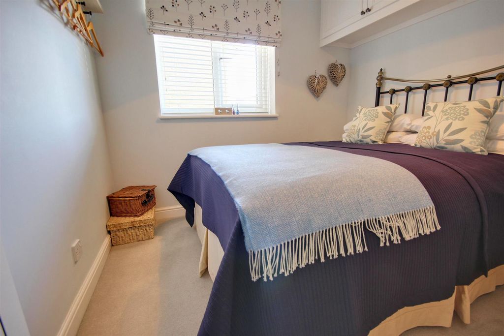 Additional image 5 of 2 bed flat for saleLong Lane, Beverley HU17