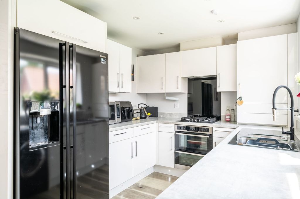 Additional image 8 of 4 bed detached house for saleRhodes Way, Billingshurst RH14