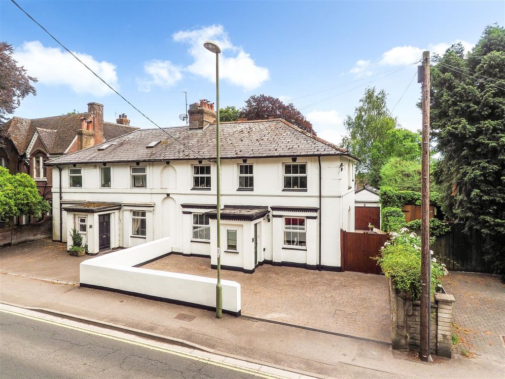 3 bed semi-detached house for saleWeyhill Road, Andover SP10