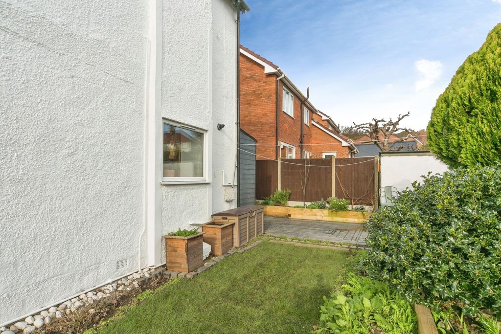 Additional image 11 of 2 bed flat for saleTy Mawr Road, Deganwy, Conwy LL31