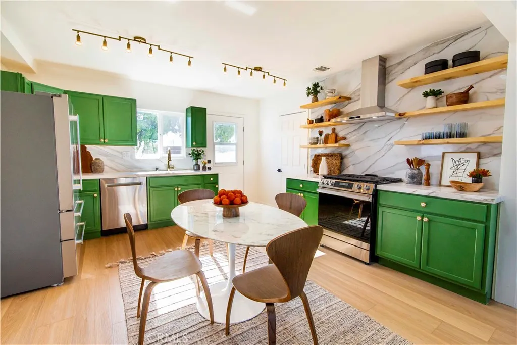 Additional image 38 of 10816 Calvert St, North Hollywood, CA 91606