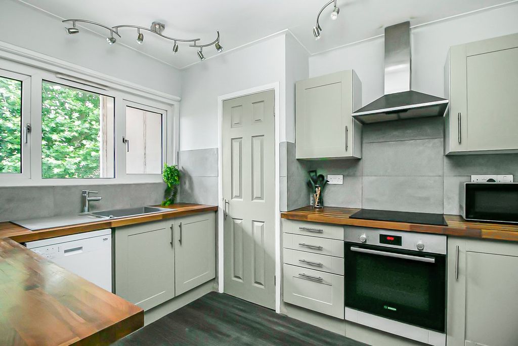 Additional image 2 of 2 bed flat for saleWestern Way, Letchworth Garden City SG6
