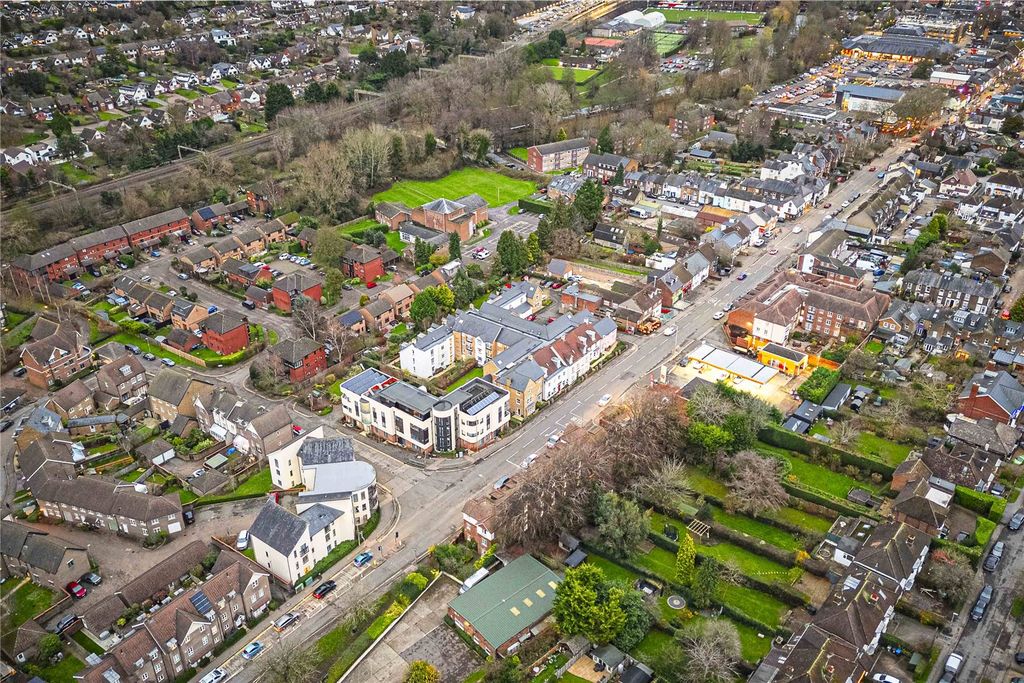Additional image 21 of 2 bed flat for saleHigh Street, Berkhamsted, Hertfordshire HP4
