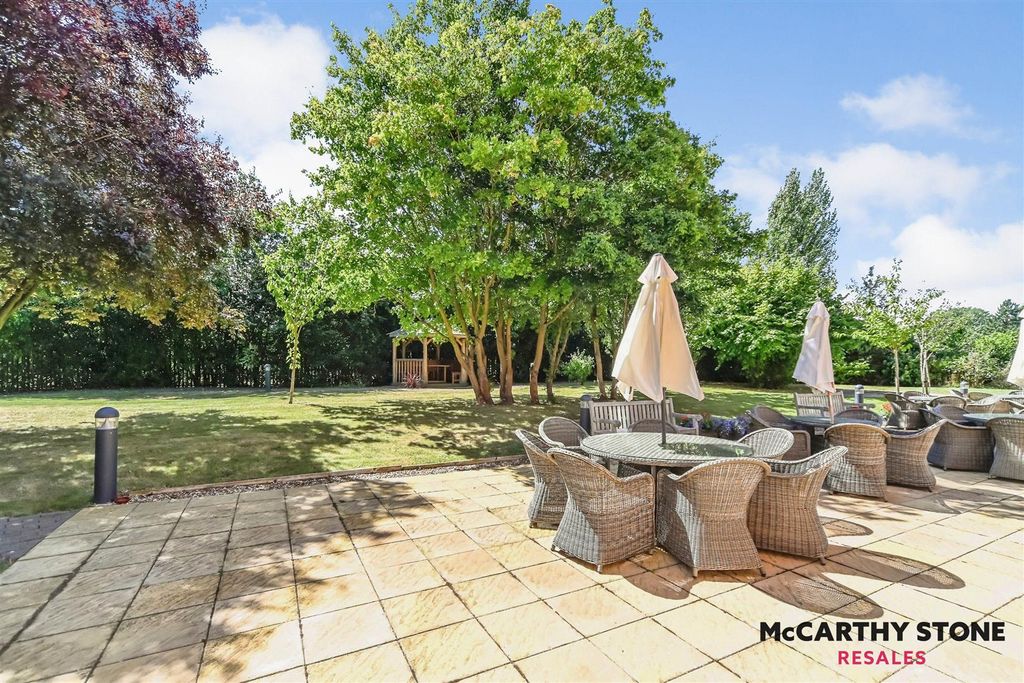 Additional image 12 of 2 bed flat for saleOakhill Place, High View, Bedford, Bedfordshire MK41