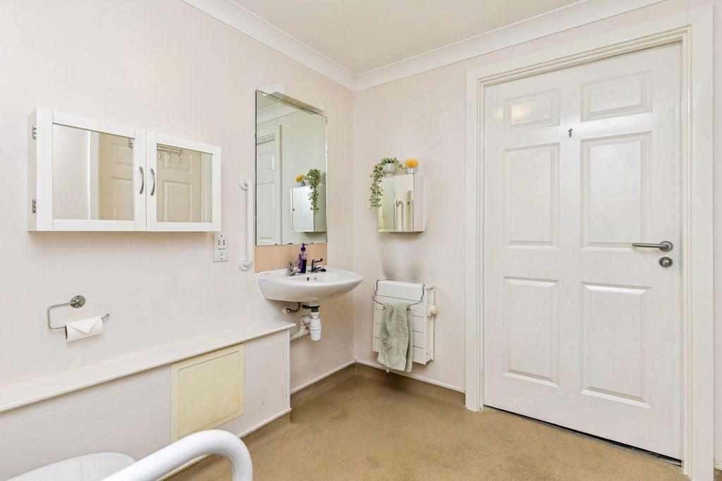 Additional image 14 of 1 bed property for saleRowan Drive, Billingshurst RH14