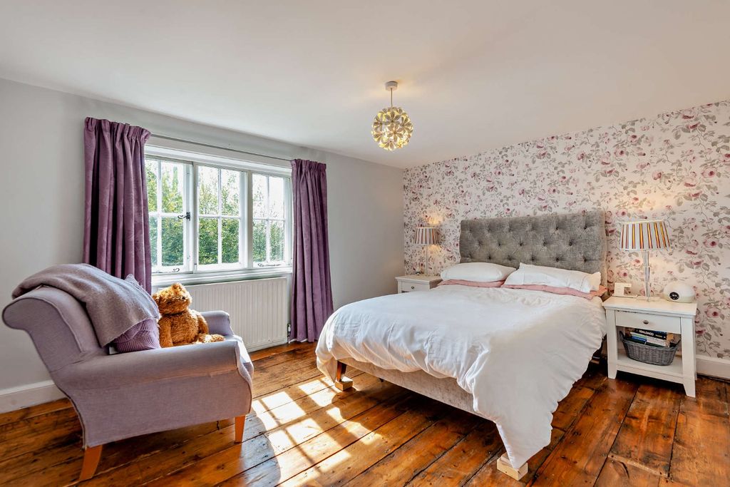 Additional image 12 of 6 bed detached house for saleEast Street, Billingshurst, West Sussex RH14