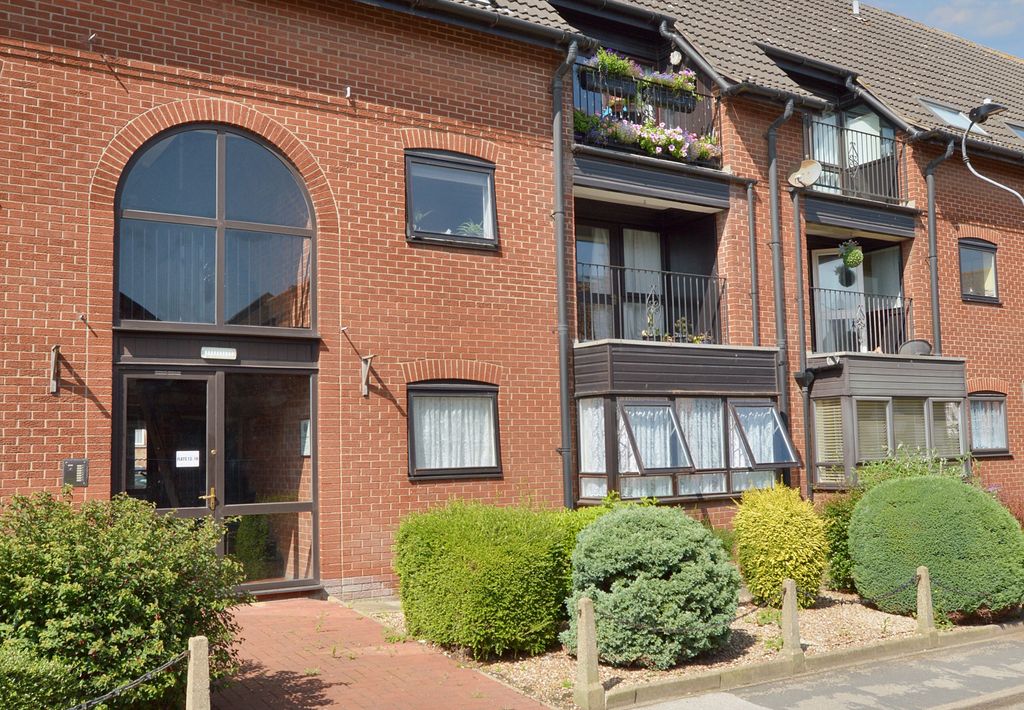 1 bed flat for saleNorthgate Court, Louth LN11