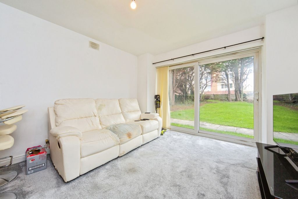 Additional image 6 of 2 bed flat for saleNew Chester Road, Birkenhead CH42