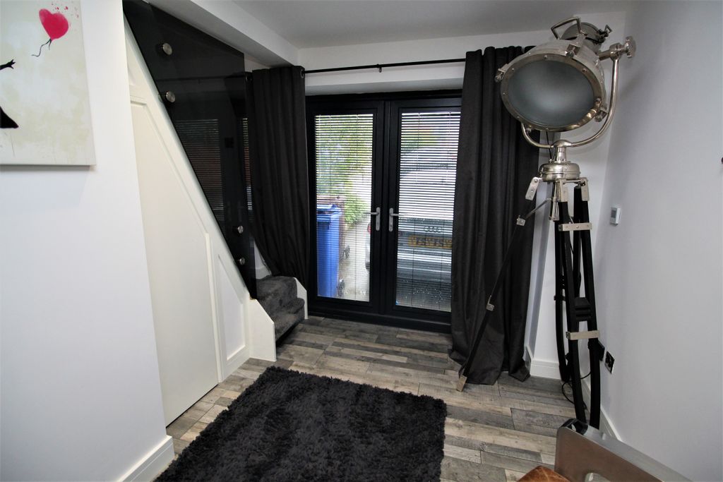 Additional image 8 of 3 bed flat for saleBarnsley Road, Wombwell, Barnsley S73
