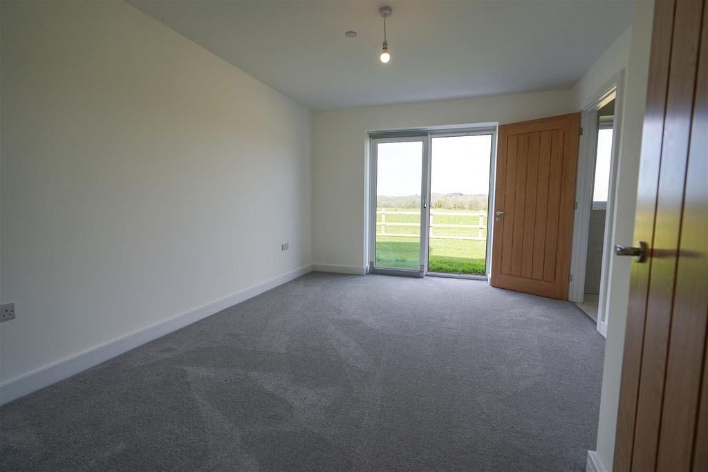 Additional image 14 of 3 bed detached bungalow for saleGolwg Y Garreg Las, Ammanford SA18