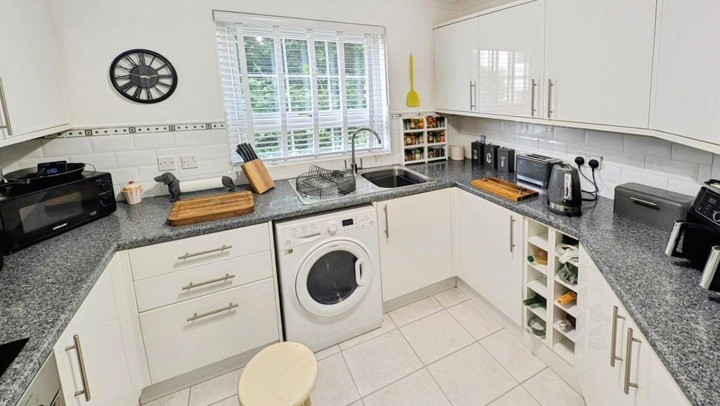 Additional image 5 of 2 bed flat for saleGravel Hill Road, Yate, Bristol BS37