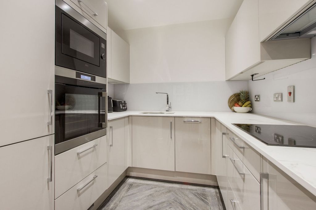 Additional image 2 of 2 bed flat for sale4, Regal Walk, Bexleyheath DA6