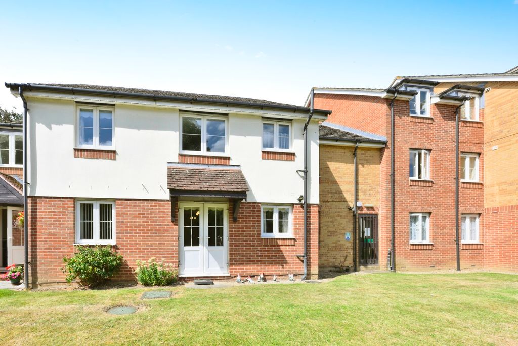 Additional image 7 of 1 bed flat for saleElliott Court, Bishops Stortford CM23