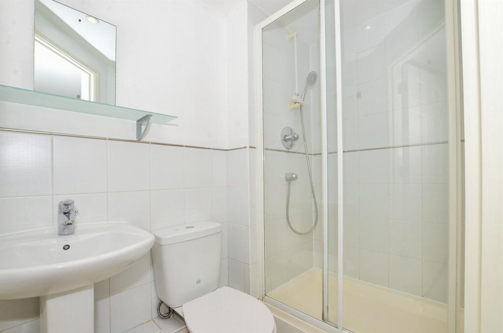 Additional image 7 of Roundwood Lane, Harpenden