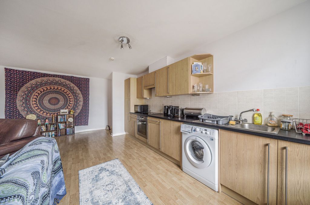 Additional image 5 of 2 bed flat for saleFigham Road, Beverley HU17