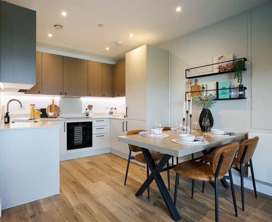 Additional image 2 of 2 bed flat for saleBankside Gardens, Flagstaff Road, Reading RG2