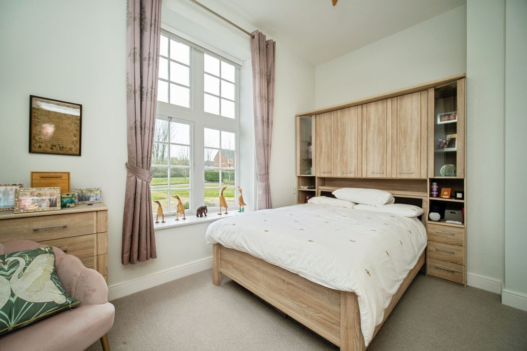 Additional image 14 of 2 bed flat for saleHospital Hill, Aldershot GU11