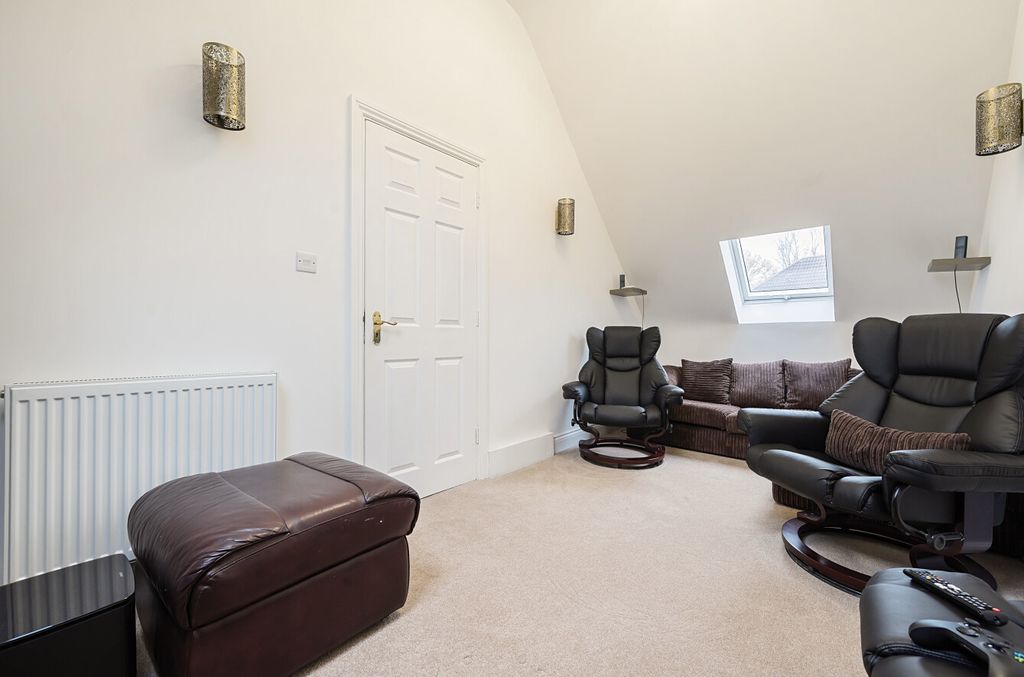 Additional image 14 of 5 bed detached house for saleArbery Way, Arborfield, Reading, Berkshire RG2