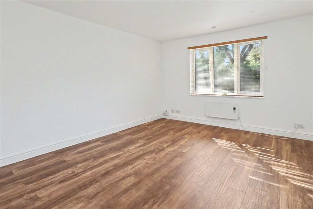 Additional image 4 of 2 bed maisonette for saleWoking, Surrey GU21