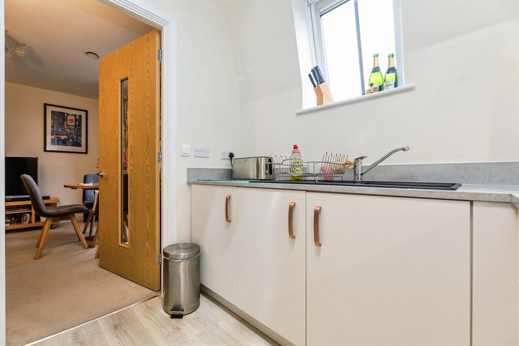 Additional image 9 of 2 bed flat for saleBerneslai Close, Barnsley S70