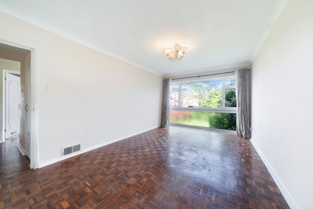 Additional image 7 of 2 bed flat for saleFoxgrove Road, Beckenham BR3