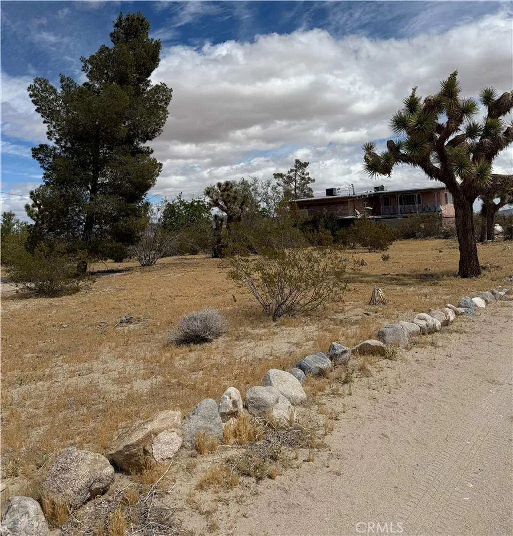 Additional image 3 of 9511 Anza Trl, Lucerne Valley, CA 92356