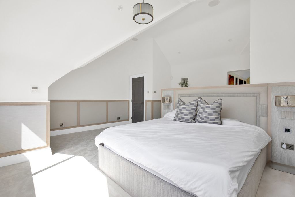 Additional image 17 of 5 bed detached house for saleWoodmansterne Lane, Banstead SM7