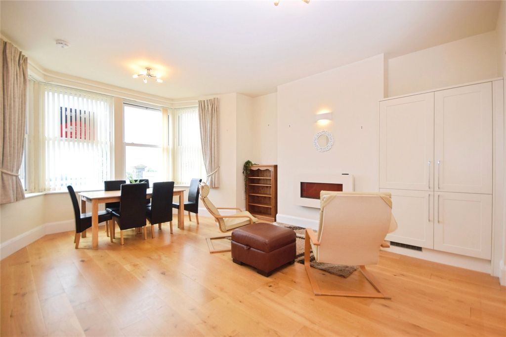 Additional image 3 of 3 bed flat for saleMarine Parade, Tywyn, Gwynedd LL36
