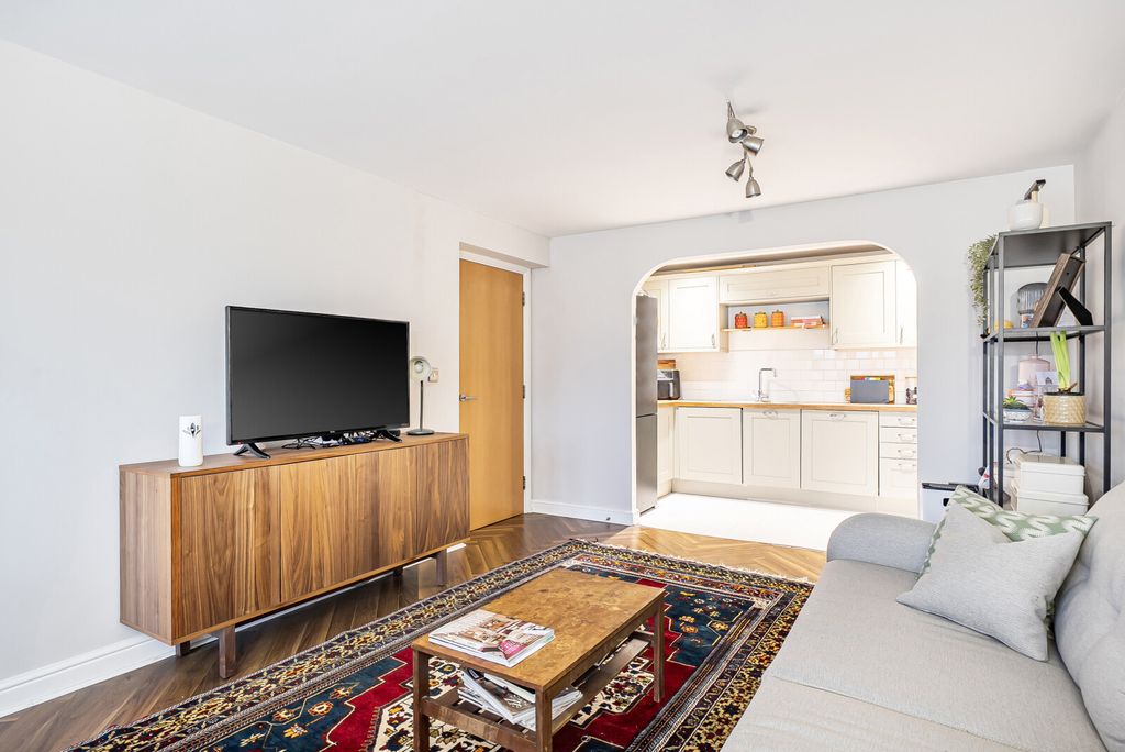 Additional image 14 of 2 bed flat for saleGoldsworth Road, Woking GU21