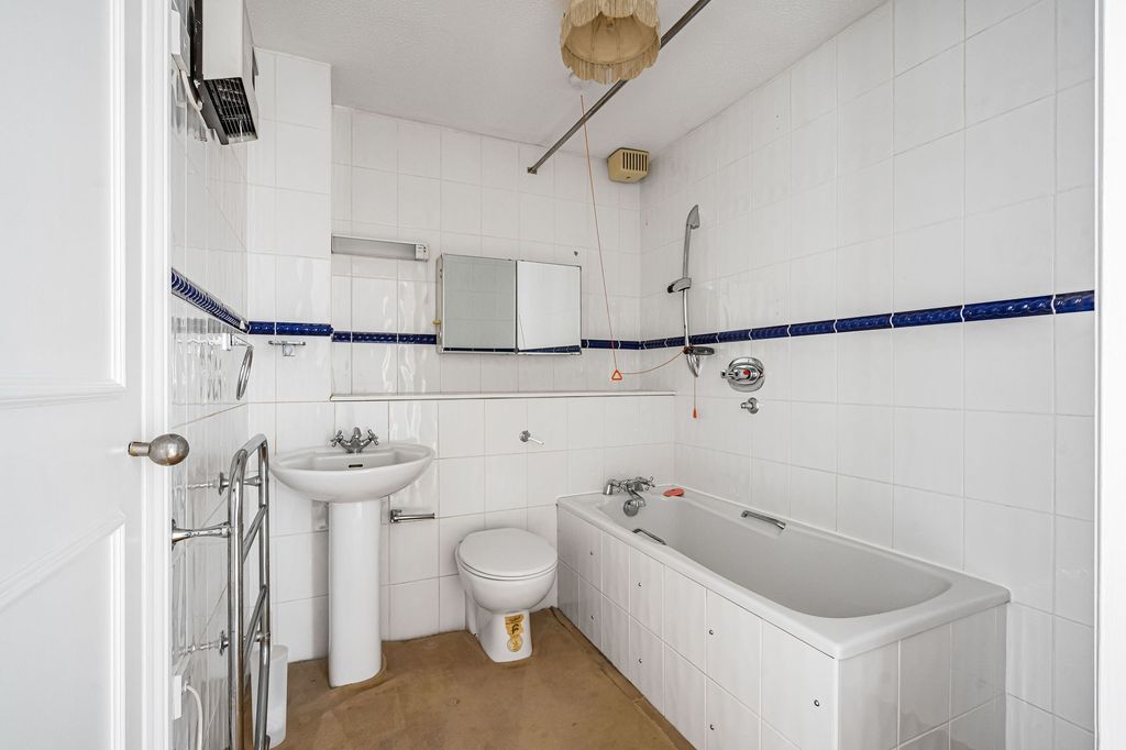 Additional image 11 of 2 bed property for saleGreville Park Road, Ashtead KT21