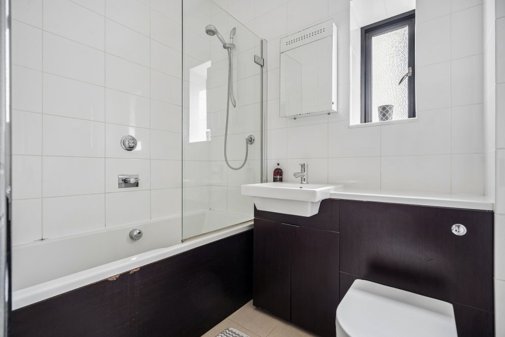 Additional image 14 of 2 bed flat for saleCastle Hill Court, Castle Hill, Berkhamsted, Hertfordshire HP4