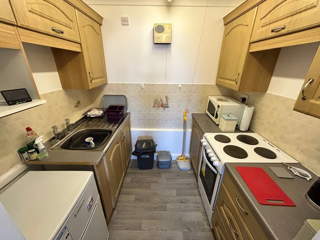 Additional image 5 of 1 bed flat for saleConway Road, Colwyn Bay LL29