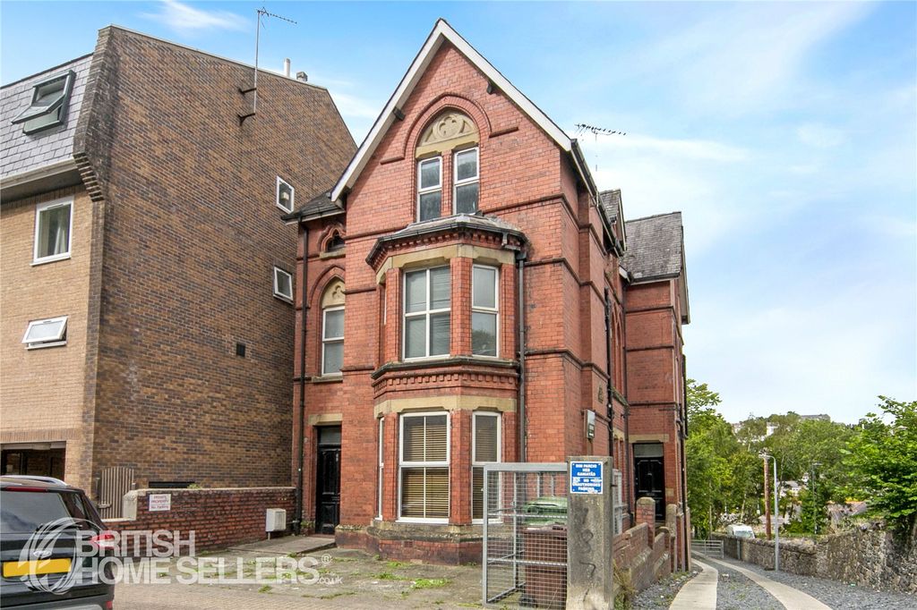 12 bed detached house for saleHigh Street, Bangor, Gwynedd LL57