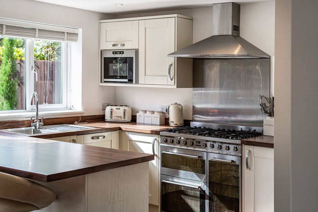 Additional image 11 of 4 bed detached house for saleHanson Road, Abingdon OX14