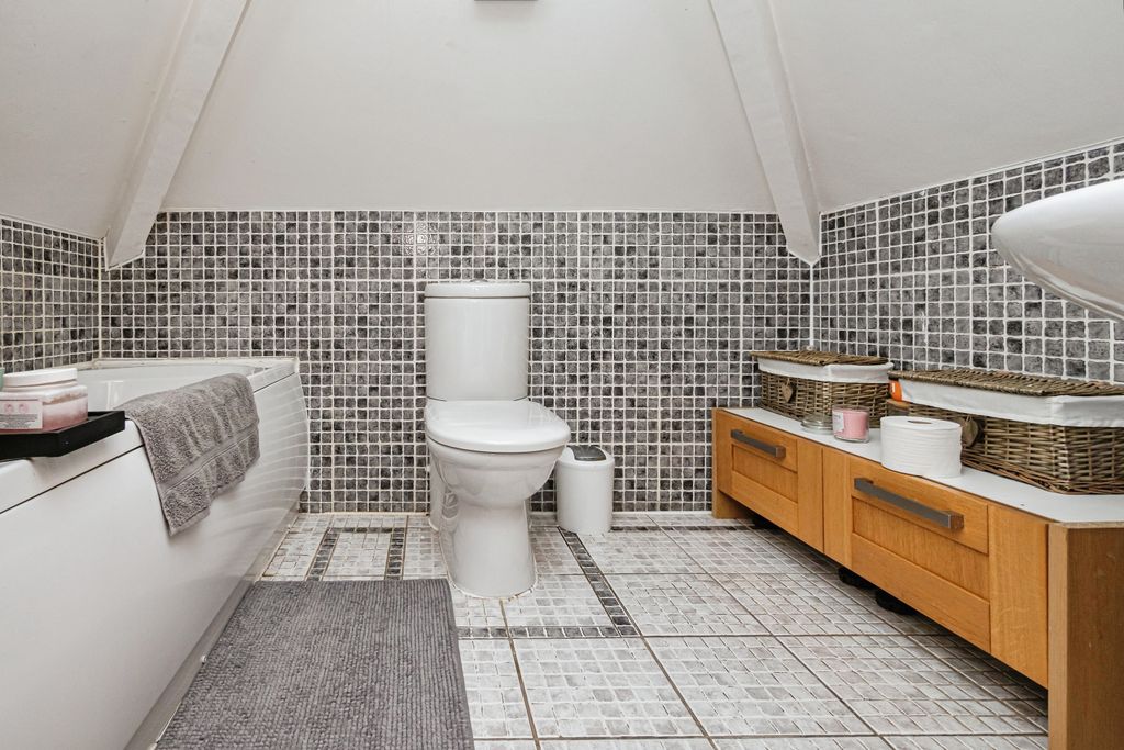 Additional image 14 of 7 bed semi-detached house for saleHull Bridge Road, Beverley HU17