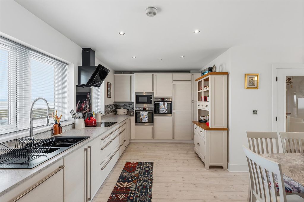 Additional image 11 of 5 bed town house for saleBwlchygwynt, Llanelli SA15