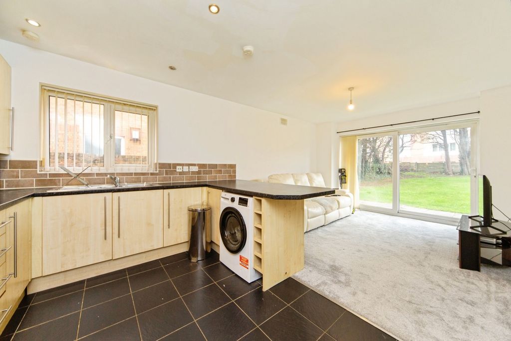 Additional image 2 of 2 bed flat for saleNew Chester Road, Birkenhead CH42