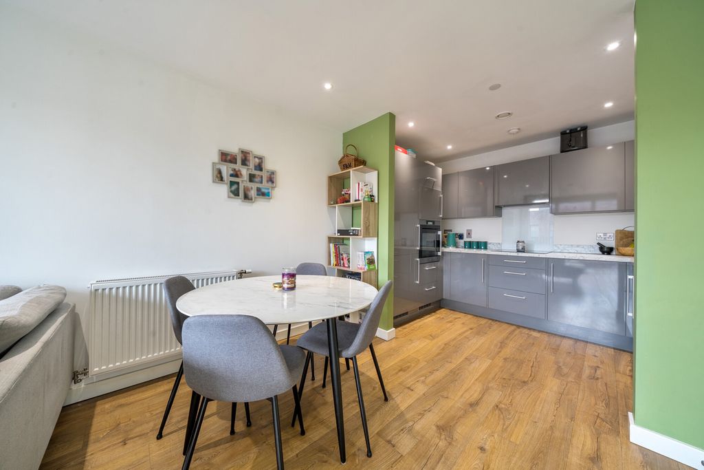 Additional image 17 of 2 bed flat for saleRegal Walk, Bexleyheath DA6